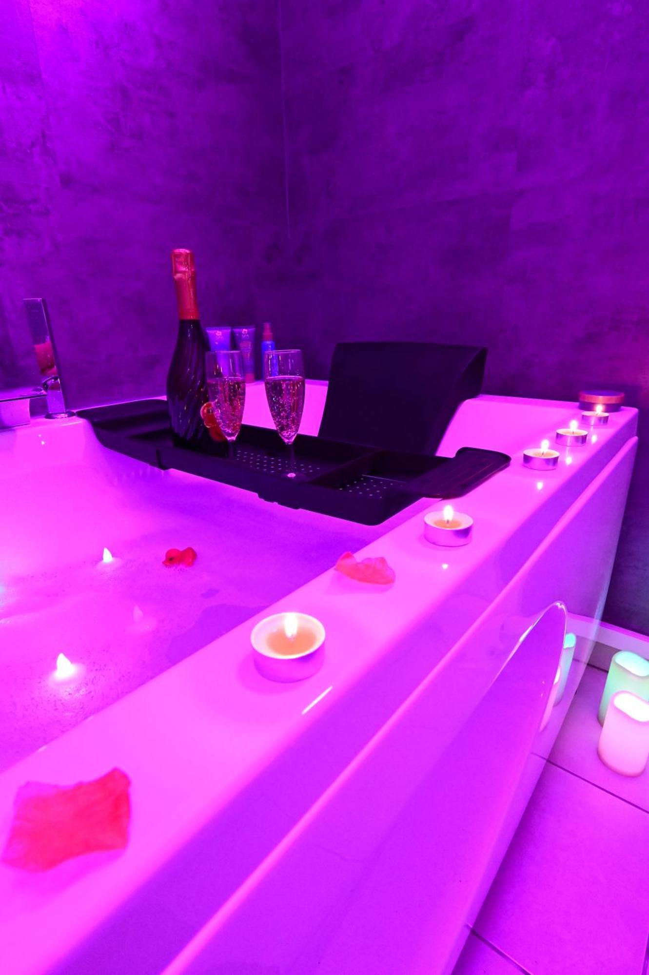 Love Room A Deux Pas De L'Ocean Avec Hammam, Sauna Et Bain A 2 :-) Biscarrosse Exterior foto