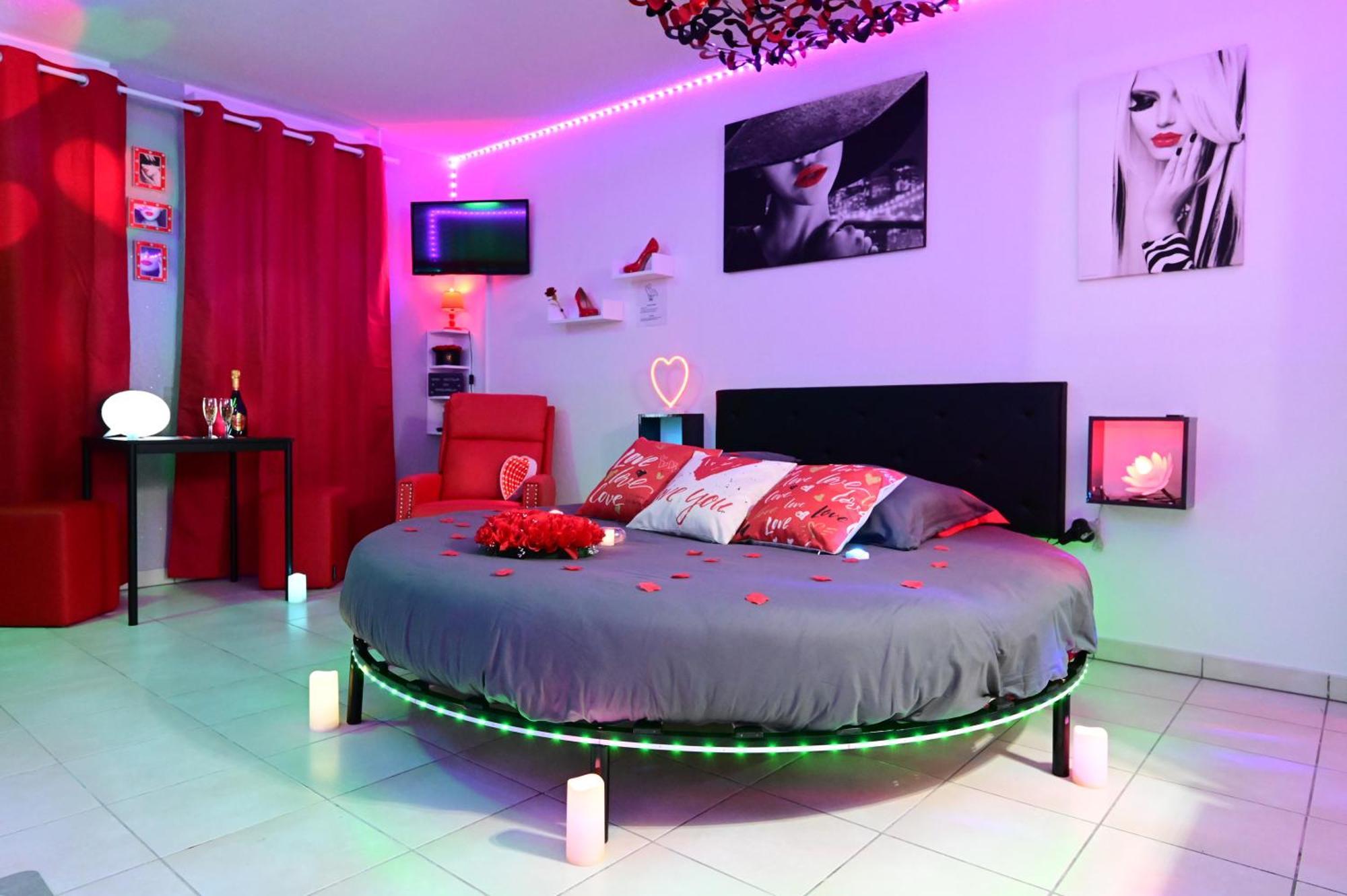 Love Room A Deux Pas De L'Ocean Avec Hammam, Sauna Et Bain A 2 :-) Biscarrosse Exterior foto
