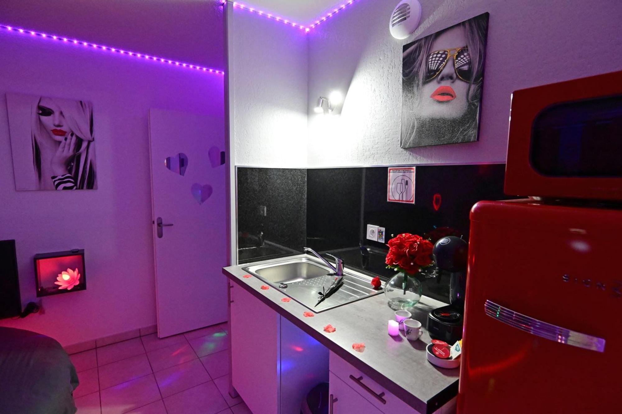 Love Room A Deux Pas De L'Ocean Avec Hammam, Sauna Et Bain A 2 :-) Biscarrosse Exterior foto