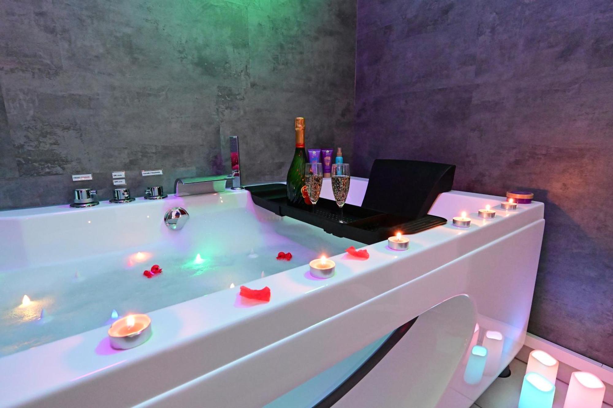 Love Room A Deux Pas De L'Ocean Avec Hammam, Sauna Et Bain A 2 :-) Biscarrosse Exterior foto
