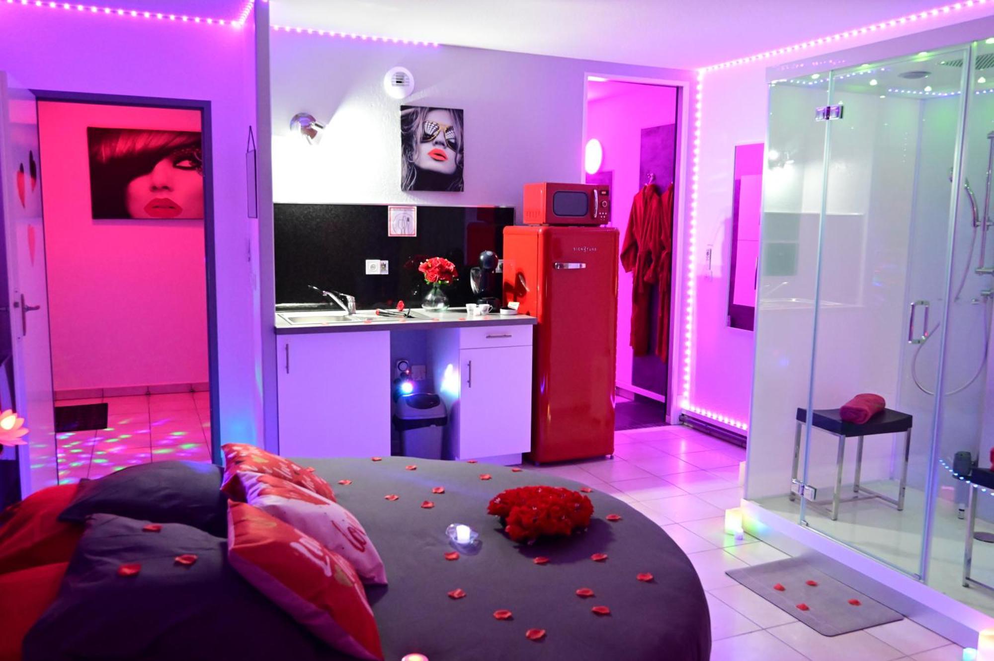 Love Room A Deux Pas De L'Ocean Avec Hammam, Sauna Et Bain A 2 :-) Biscarrosse Exterior foto