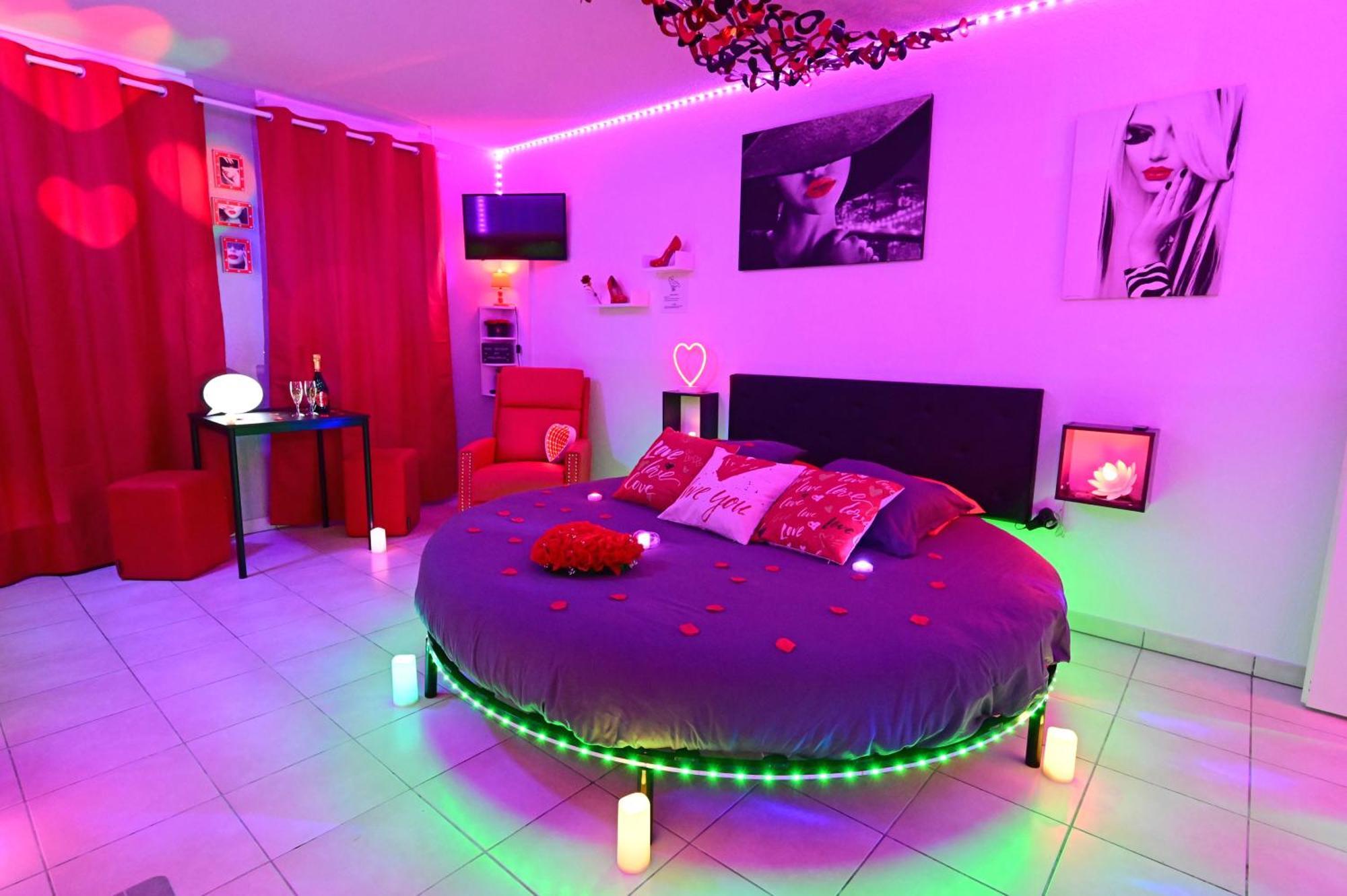 Love Room A Deux Pas De L'Ocean Avec Hammam, Sauna Et Bain A 2 :-) Biscarrosse Exterior foto