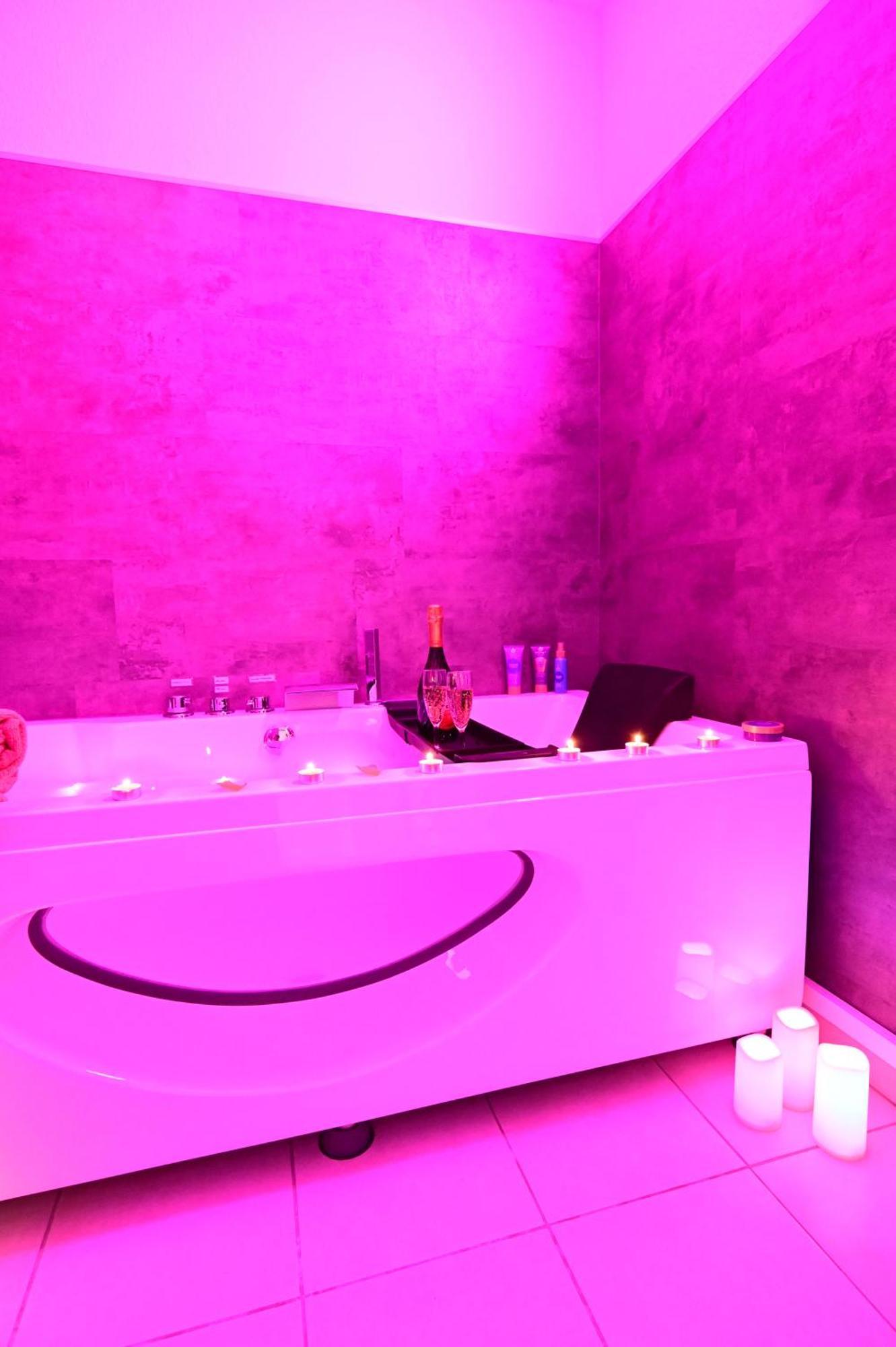 Love Room A Deux Pas De L'Ocean Avec Hammam, Sauna Et Bain A 2 :-) Biscarrosse Exterior foto