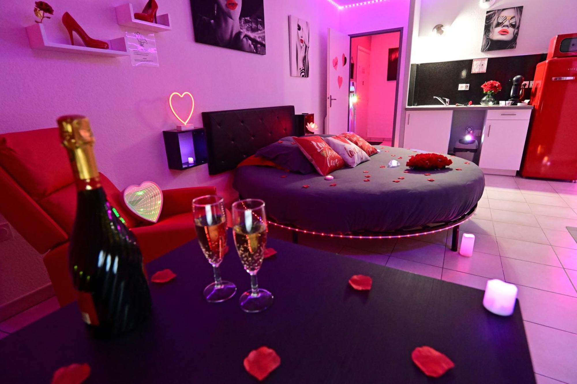 Love Room A Deux Pas De L'Ocean Avec Hammam, Sauna Et Bain A 2 :-) Biscarrosse Exterior foto